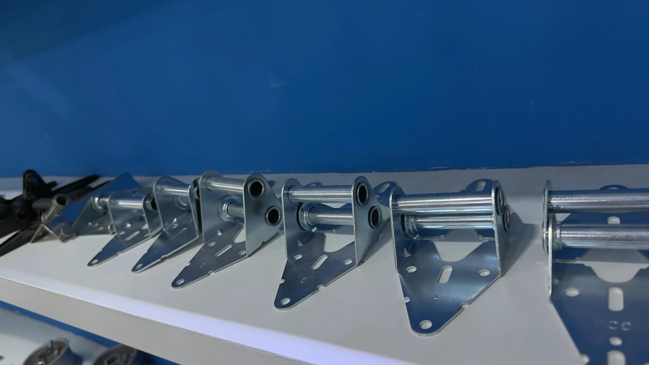 Roller support and hinge details