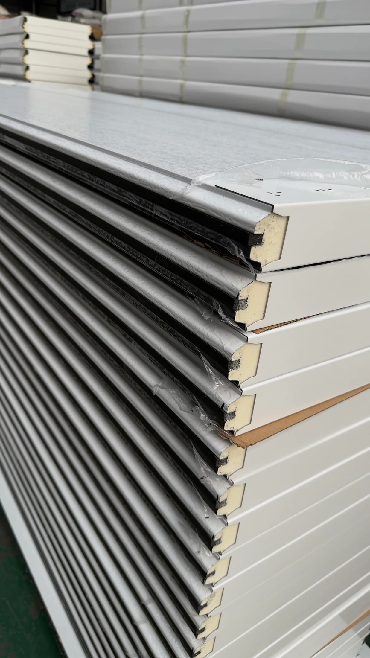 Panel cross-section and edge profile